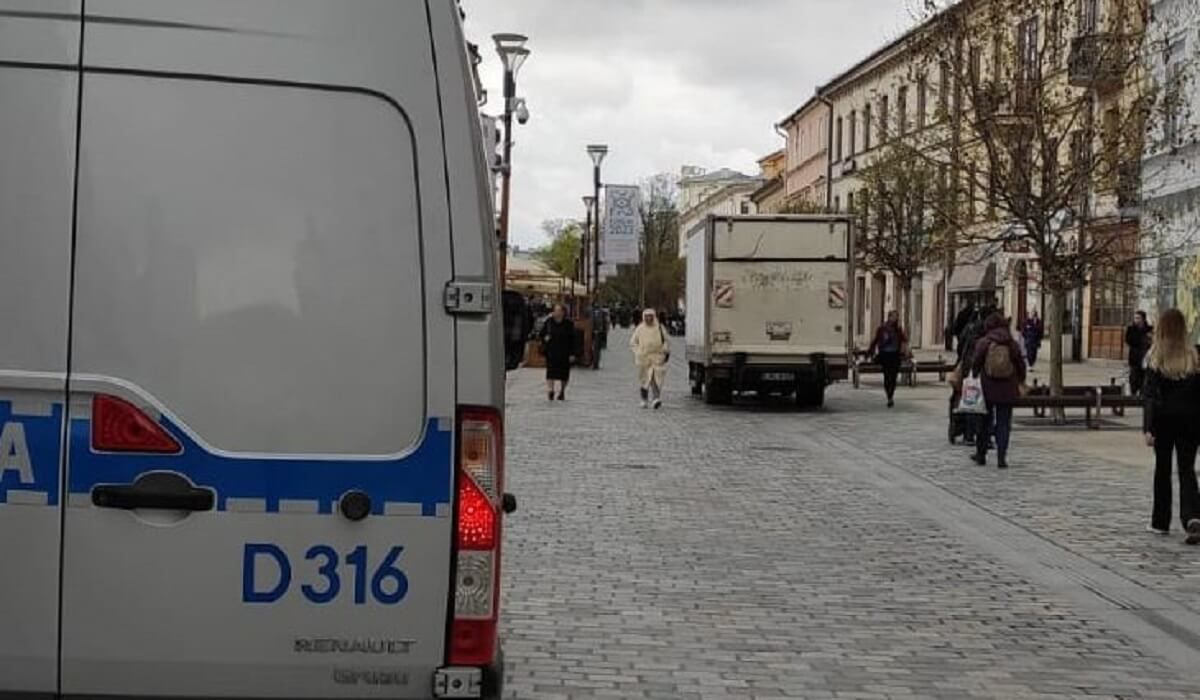 Prokuratura wyjaśnia okoliczności śmiertelnego wypadku na deptaku. Dostawczak przejechał po kobiecie dwa razy