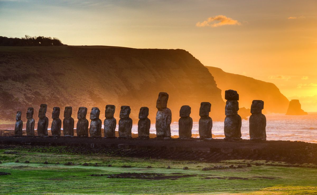 Posągi Moai na Wyspie Wielkanocnej