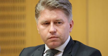 “Patokomisja. Stalinowskie narzędzie”. Prof. Matczak gromi “lex Tusk”