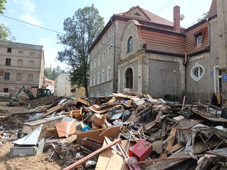 Lądek-Zdrój po powodzi. Zdjęcia z 19 września