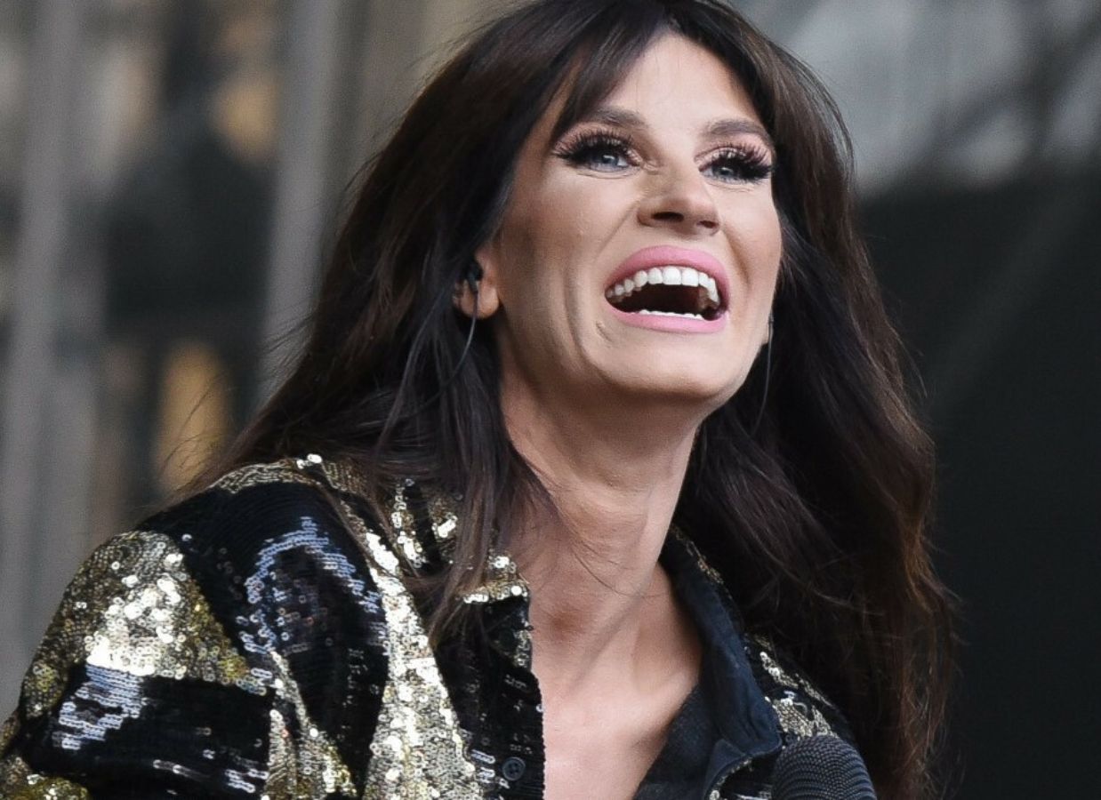 Wkroczyła na scenę. W cekinowej mini zrobiła furorę