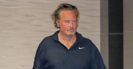 Matthew Perry na jednych z OSTATNICH zdjęć przed tragiczną śmiercią. Paparazzi przyłapali aktora na początku października (ZDJĘCIA)