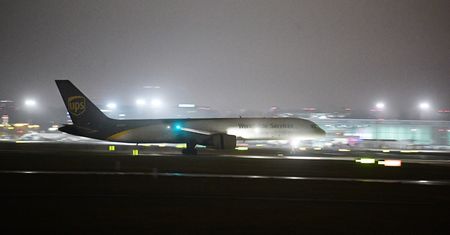 Koronawirus. W poniedziałek rano do Warszawy dotarło 360 tys. dawek szczepionki