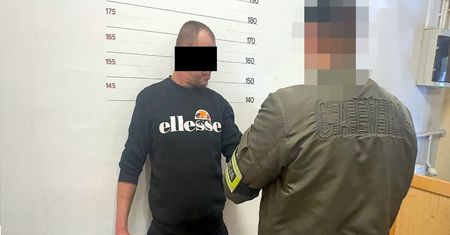 Zwabił go do auta i ruszył ulicami Warszawy. Szokujące ustalenia policji