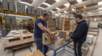 Byli dumą Polski, teraz liczą straty. "Grozi fala bankructw"