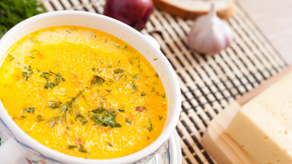 Zupa serowo-czosnkowa