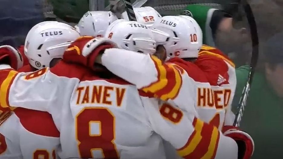 Radość zawodników Calgary Flames.