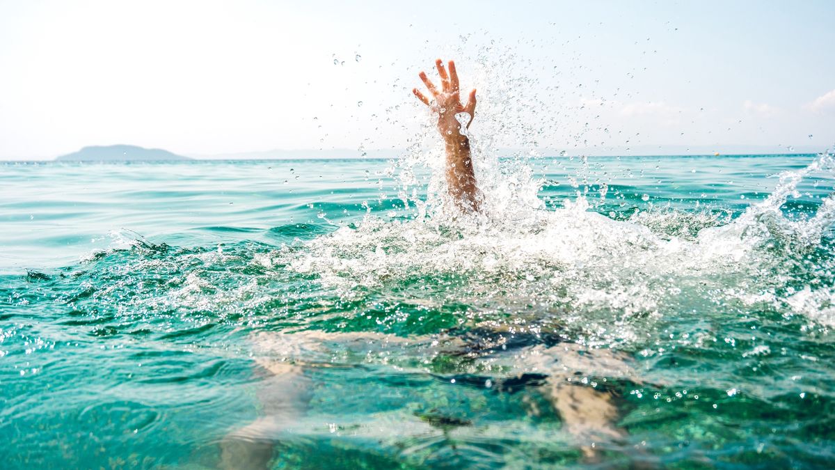 Jak pomóc tonącej osobie?