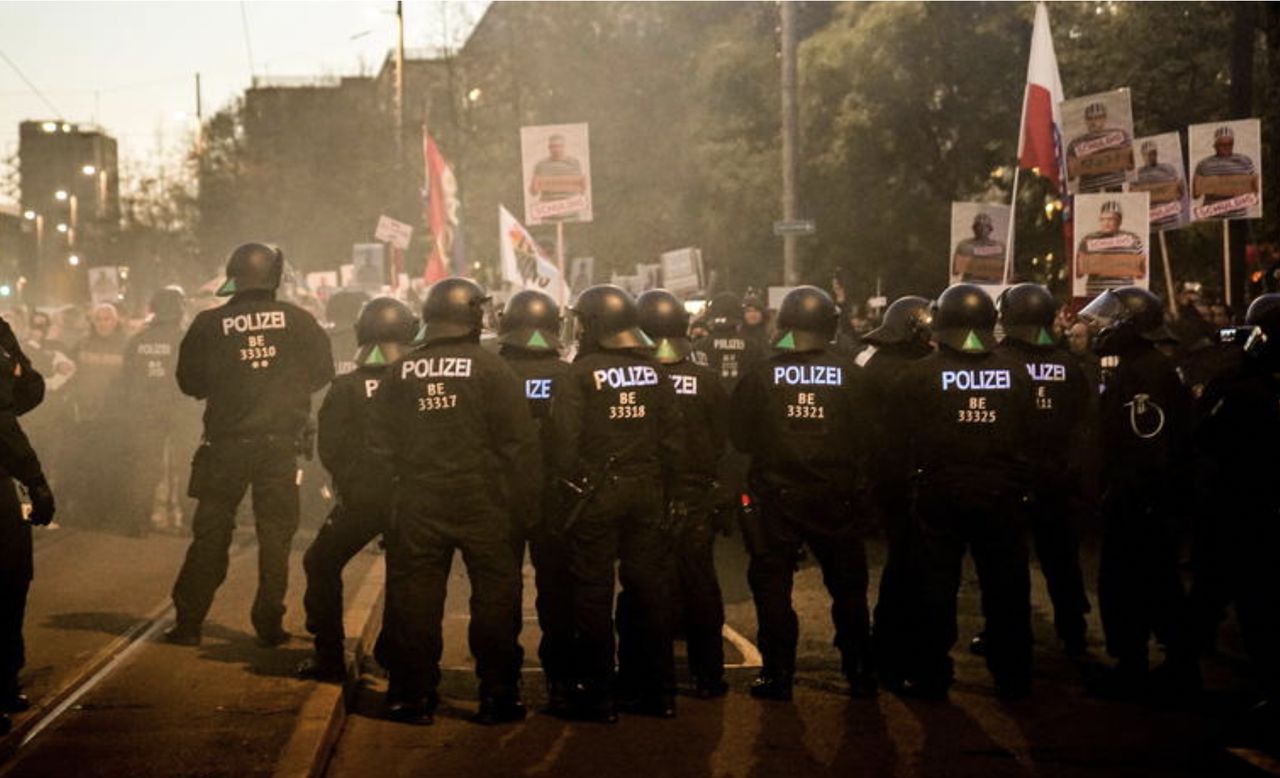 Demonstracje antyszczepionkowców w Lipsku (PAP?EPA Filip Singer)