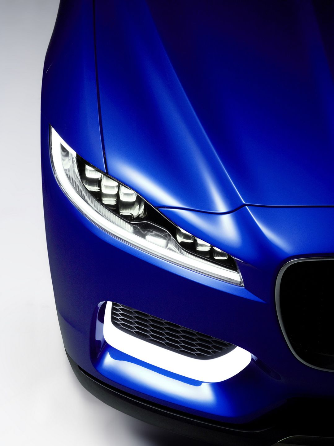 Jaguar C-X17 Concept w studiu i plenerze [galeria] 21