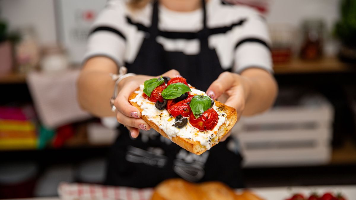 Obłędnie pyszna i szybka przystawka z burratą i pomidorami