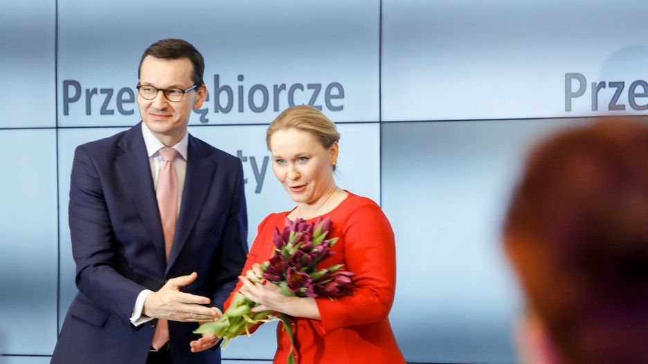 Andżelika Możdżanowska z premierem Mateuszem Morawieckim podczas konferencji "Przedsiębiorcze Kobiety"