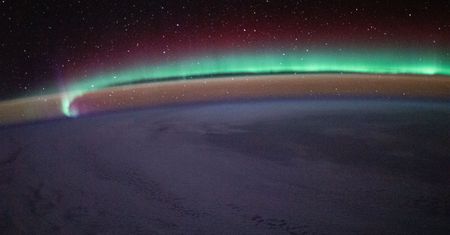 ISS ujęła piękno zorzy polarnej w całej okazałości