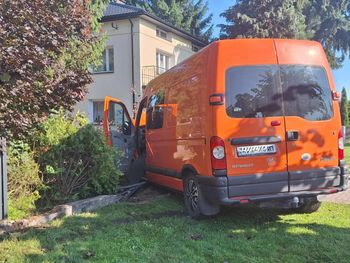 Hrubieszów: Bus uderzył w ogrodzenie posesji, pojazdem podróżowało 8 osób