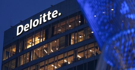 Wpadka Deloitte w Australii. "Halucynacje AI" w raporcie dla rządu za 440 tys. dol.