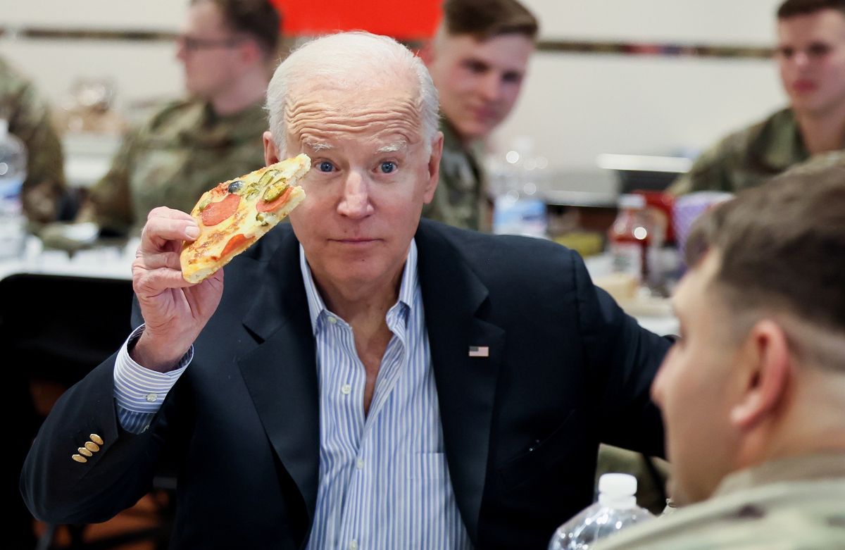 Joe Biden skosztował polskiej pizzy