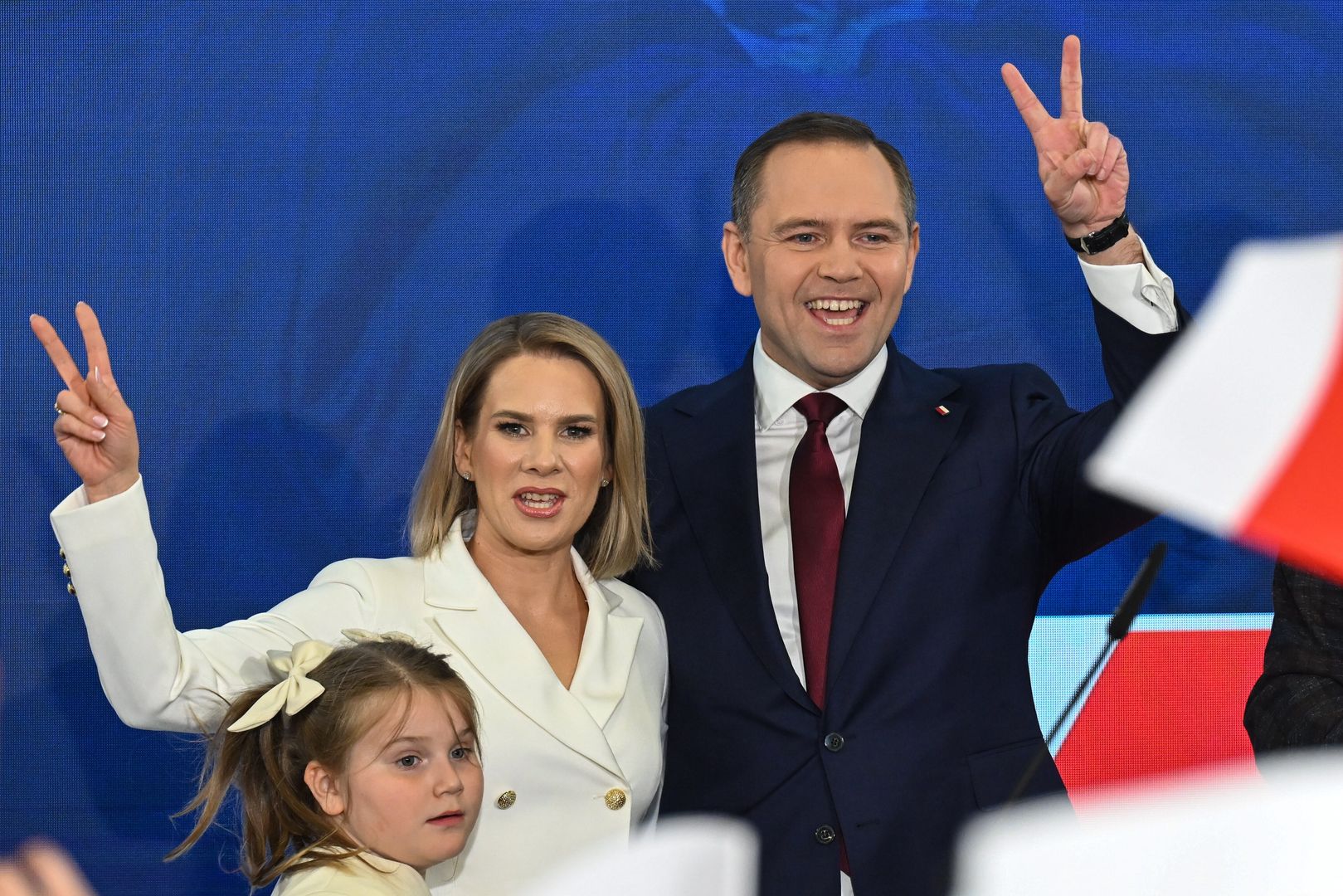 Gdańsk, 18.05.2025. Wybory prezydenta RP - I tura. Kandydat Komitetu Obywatelskiego, popierany przez Prawo i Sprawiedliwość prezes IPN Karol Nawrocki z żoną Martą Nawrocką w sztabie wyborczym w Gdańsku, 18 bm. Zakończyło się głosowanie w I turze wyborów prezydenta RP. (aldg) PAP/Adam Warżawa