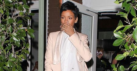 Rihanna BOI SIĘ... INWAZJI KOSMITÓW!