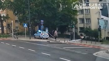 Nożownik na rowerze zaatakował kobietę w Warszawie. Sprawca uciekł