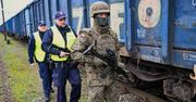 Koszalin: Żołnierze 8. Koszalińskiego Pułku Przeciwlotniczego, policja i SOK patrolują teren dworca kolejowego