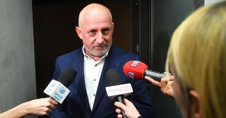 Tusk pozwał TVP. Co zrobi Neumann?