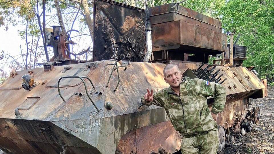 Rzadki rosyjski pojazd walki elektronicznej R-330BMW.