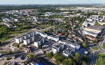 Dębówka zmieniła się nie poznania. Kolejne budynki czekają na lokatorów [foto]