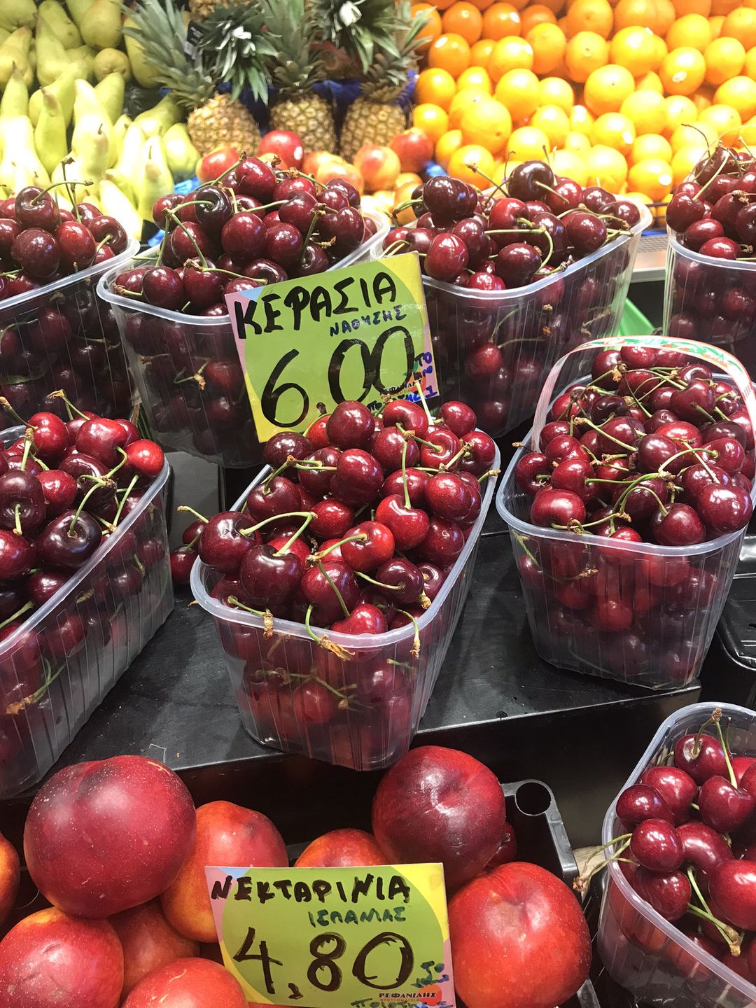 Ciekawostka: w czerwcu czereśnie w Grecji kosztują 6 euro