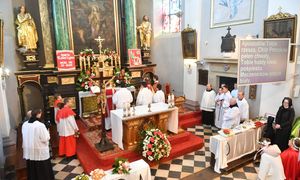 Musi zapłacić 9 tys. zł za prąd. Ksiądz ujawnił, ile zebrał od ludzi na ogrzewanie