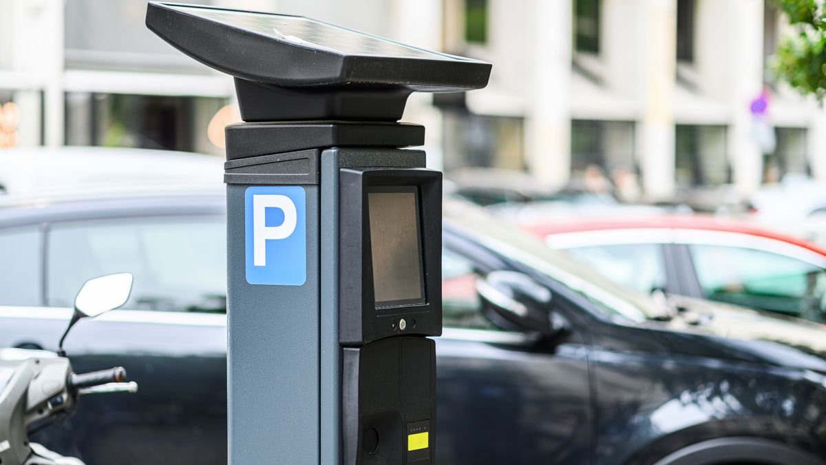 Parkomat w mieście; strefa płatnego parkowania