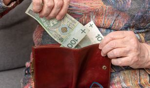 Zmiany w terminach wypłat emerytur w sierpniu. Skorzystają dwie grupy