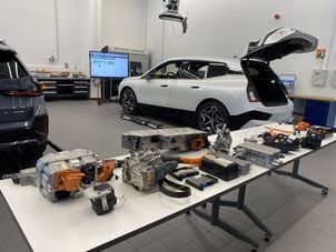 Kilka zaskakujących ciekawostek o samochodach elektrycznych. Zapytałem o nie eksperta