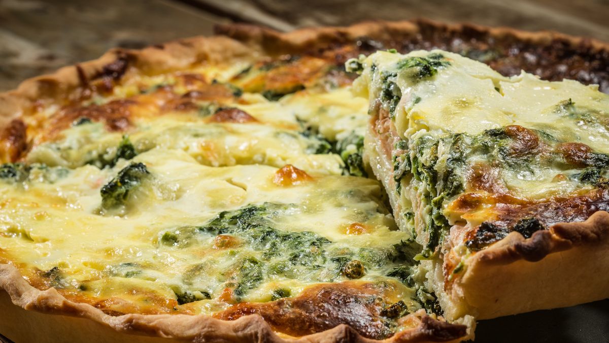 Francuska tarta ze szpinakiem i serem pleśniowym