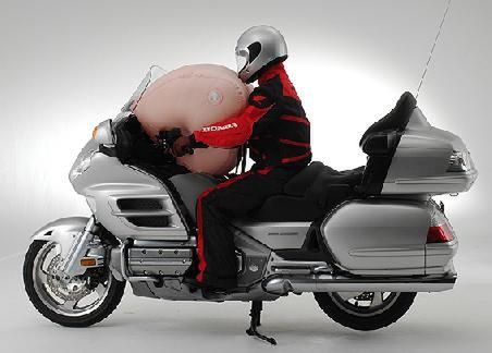 Motokult: Honda z poduszką powietrzną 1