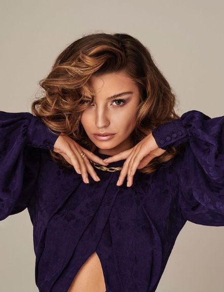 Julia Wieniawa miała podklejaną twarz na sesji fotograficznej