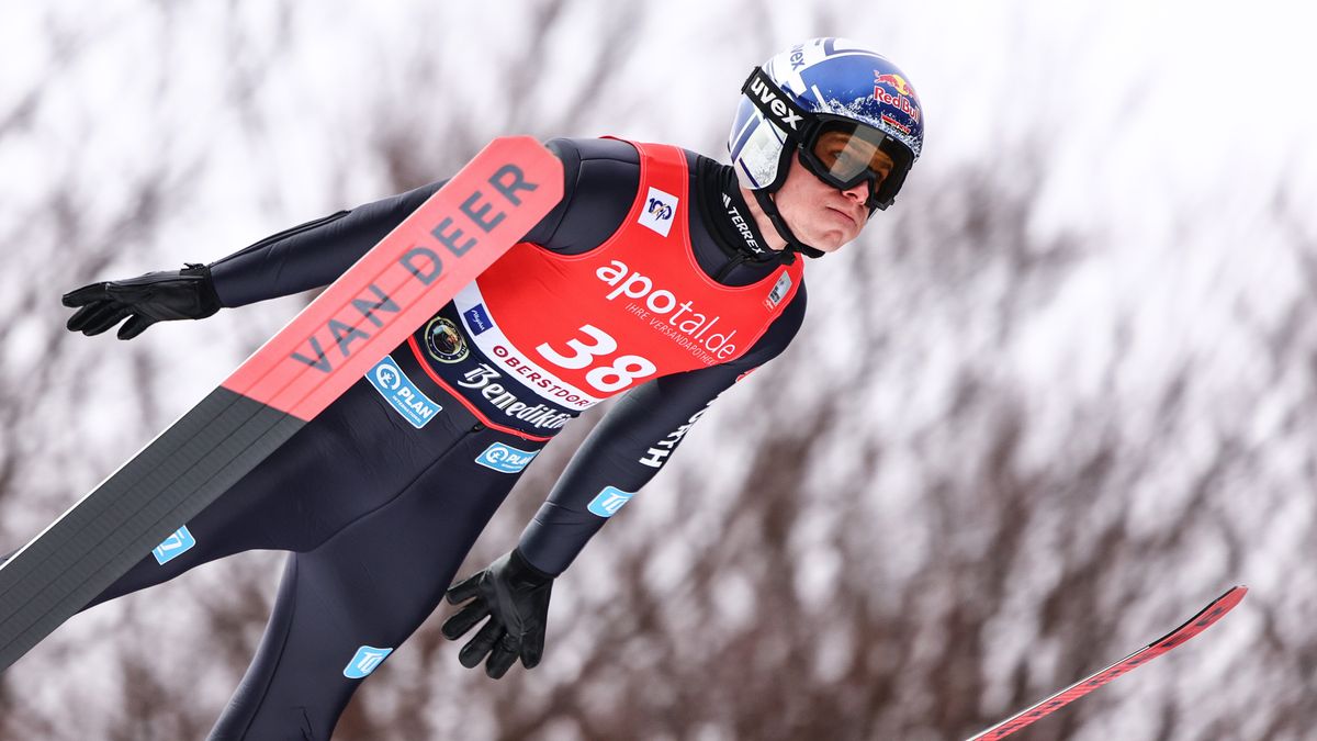 Karl Geiger of Germany in action during the trial round of the Men Flying Hill Individual at the FIS Ski Flying World Cup in Oberstdorf, Germany, 24 February 2024. EPA/ANNA SZILAGYI Dostawca: PAP/EPA.