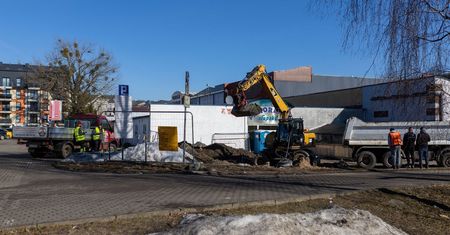 Słupsk: Budowa stacji komórkowej w centrum miasta budzi emocje