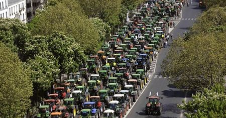 1000 traktorów w Paryżu