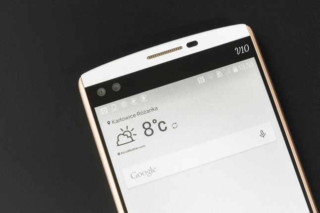 LG V10: firma już wcześniej kombinowała z ekranami w smartfonach