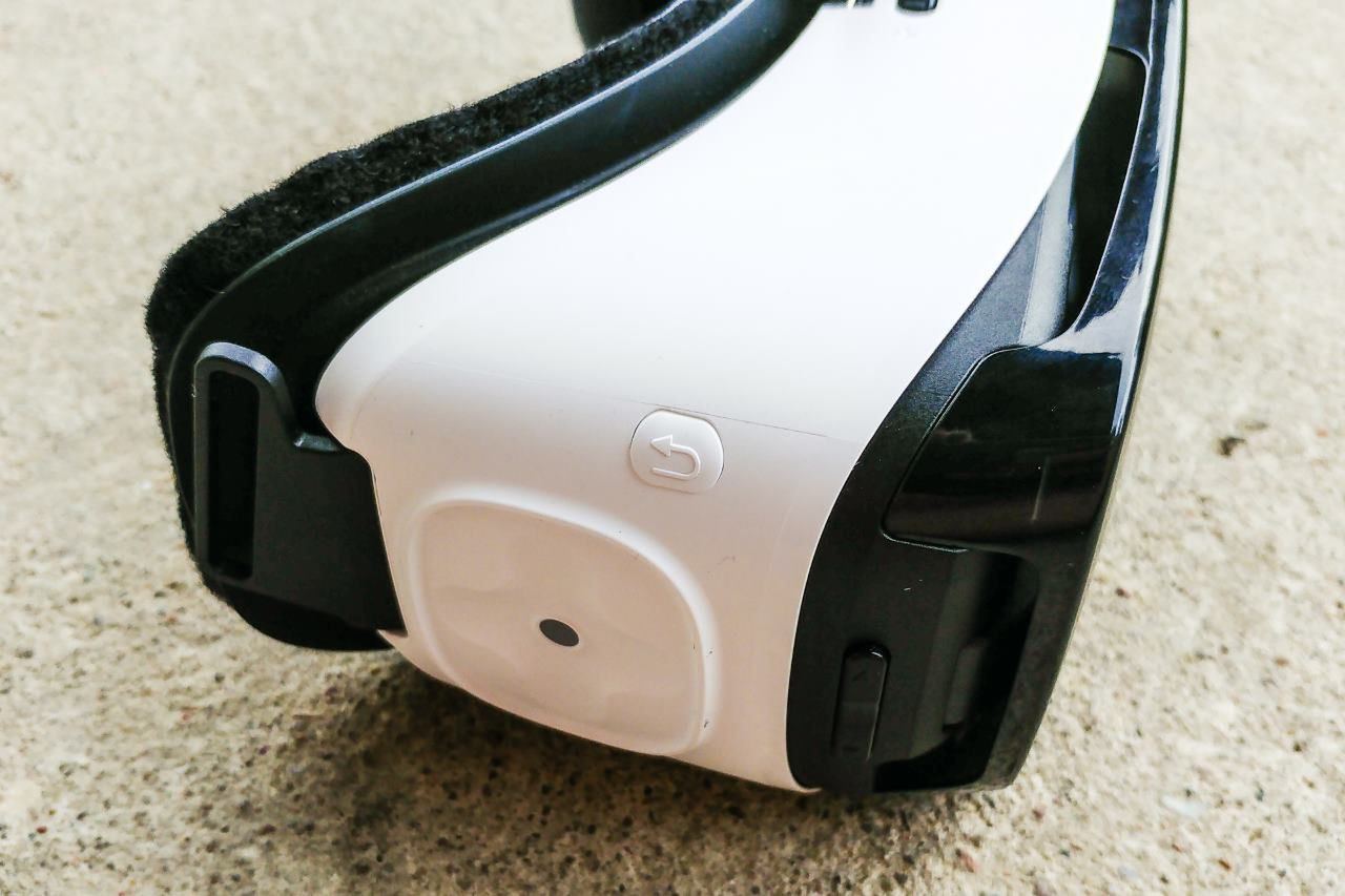 Wchodzimy do wirtualnej rzeczywistości. Test gogli Samsung Gear VR 2