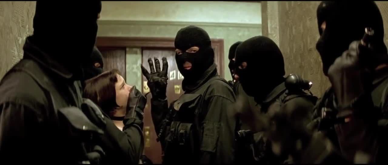 Kadr z filmu Leon Zawodowiec w reżyserii Luca Besson.