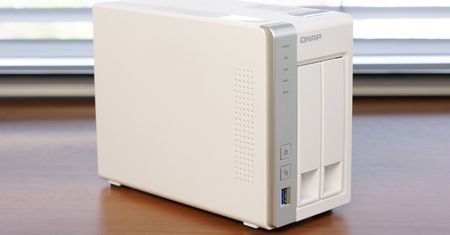 QNAP TS-231P – szybki i ładny NAS do domu, który zachwyca systemem QTS