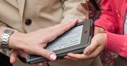 Kindle podbija świat. Czy od teraz przysięgi będą składane na e-booki?