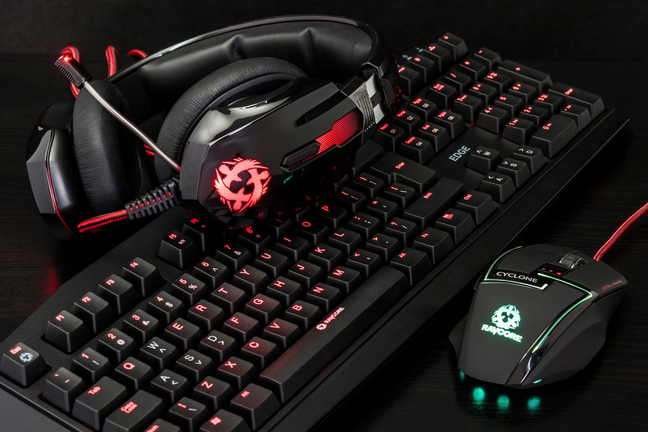 Ravcore: nowa marka sprzętu dla graczy. Testujemy klawiaturę, myszkę i słuchawki
