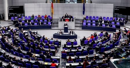 Niemcy: Bundestag omawia środki redukcji kosztów energii.