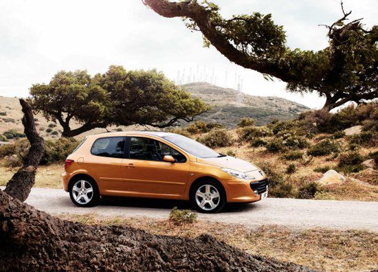 Motoryzacja/ UOKiK informuje o wadzie w samochodach Peugeot 307