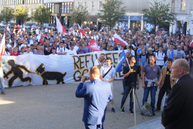 Manifestacja w obronie europejskich kobiet w Poznaniu. Feministki nie wezmą w niej udziału. "On bardziej szkodzi kobietom niż uchodźcy"