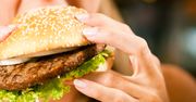 Jedzenie fast foodów zwiększa ryzyko depresji