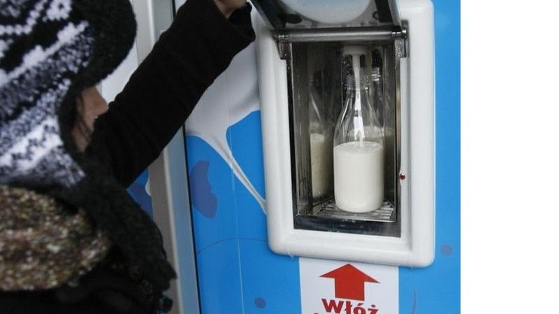 Mleko można nalewać także do swojej butelki