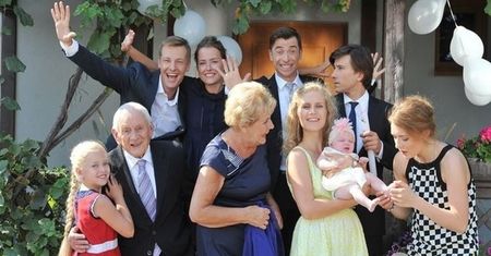 M jak miłość: Tylko u nas! Chrzest Hani w rodzinnym domu Mostowiaków [DUŻO ZDJĘĆ]. Tych scen nie zobaczycie w serialu